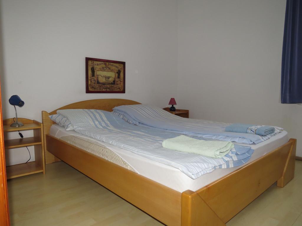 Bed and Breakfast Rezkakas Fogado Зирц Экстерьер фото